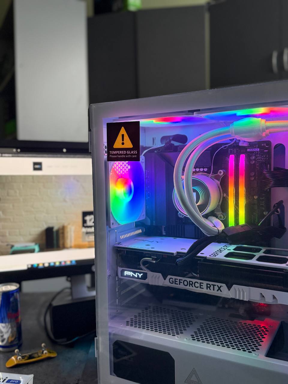 20-Tuumaline Vesijahutusega Mänguriarvuti, GeForce RTX 4070 Ti, 6800Mhz RAM