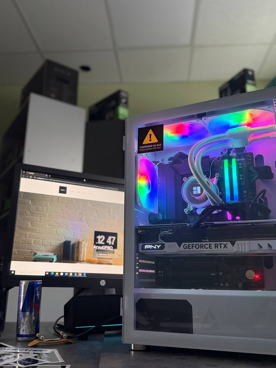 20-Tuumaline Vesijahutusega Mänguriarvuti, GeForce RTX 4070 Ti, 6800Mhz RAM