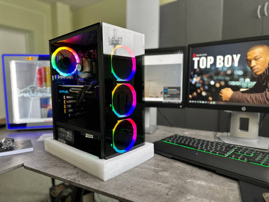 Intel® Core™ i7 up to 3.90 GHz, 16GB RAM, RX 570 Nitro + 4 GB
