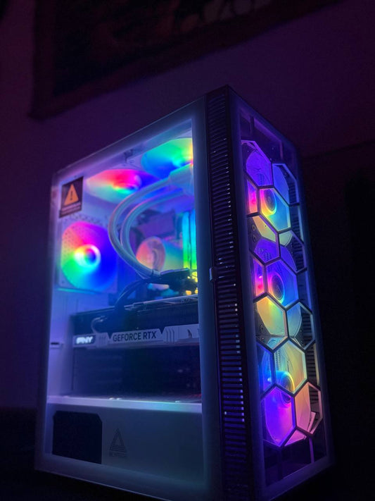 20-Tuumaline Vesijahutusega Mänguriarvuti, GeForce RTX 4070 Ti, 6800Mhz RAM
